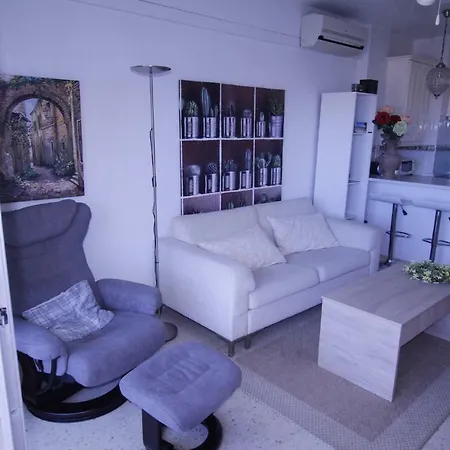 Cornelia Apartment *